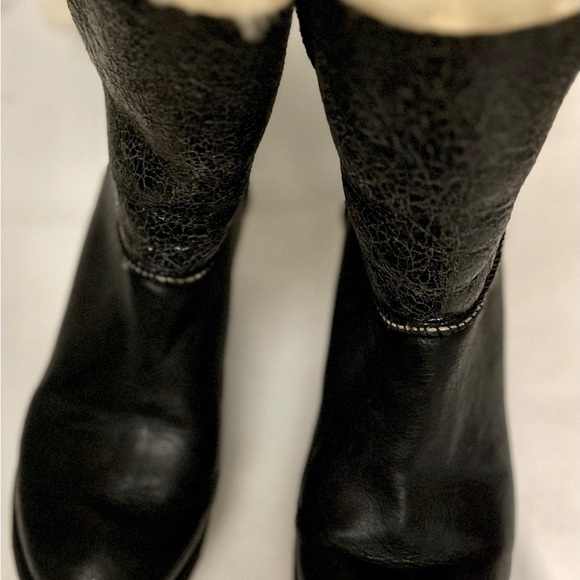 UGG/Koolaburra black leather boots with sheepskin. Size 9 great.. - Picture 3 of 13